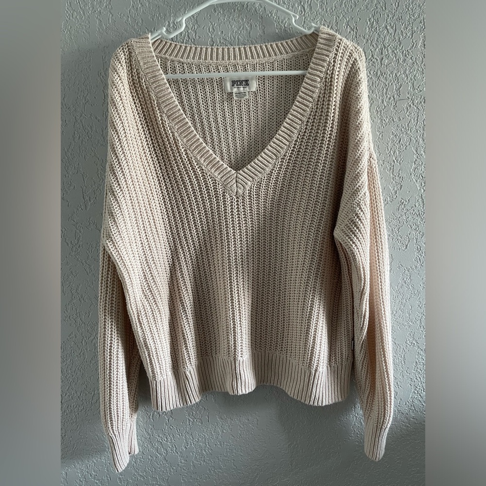 PINK Victorias Secret Women’s VNeck Sweater Size S
